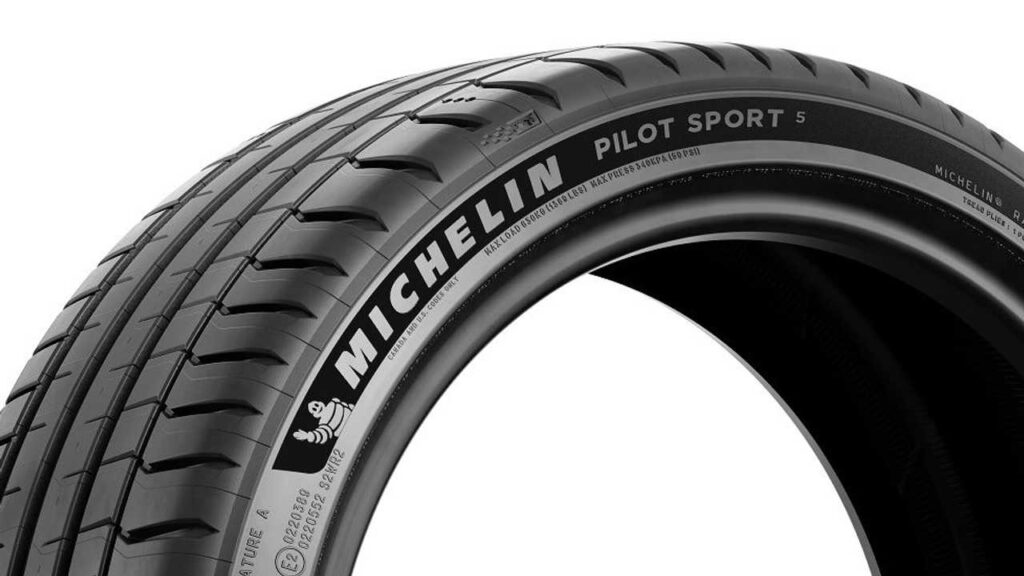 Pilot Sport 5