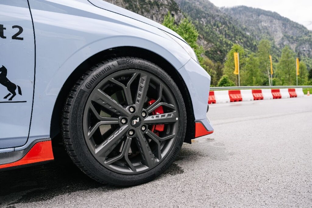 Continental AllSeasonContact 2 dry braking