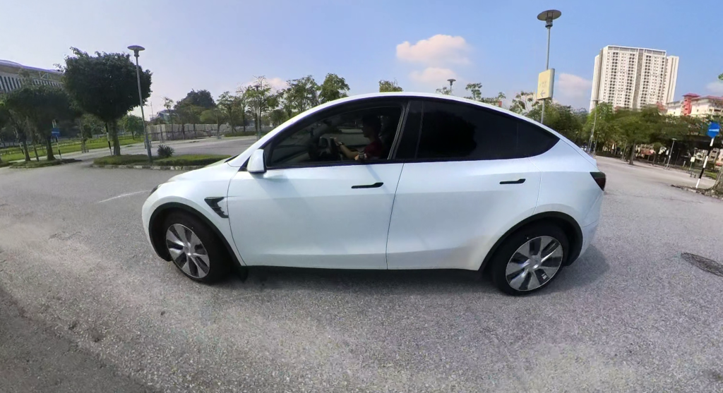 Tesla Model Y in subjective noise action.